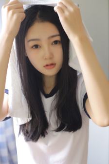 三个男人躁我一个好爽公交车上